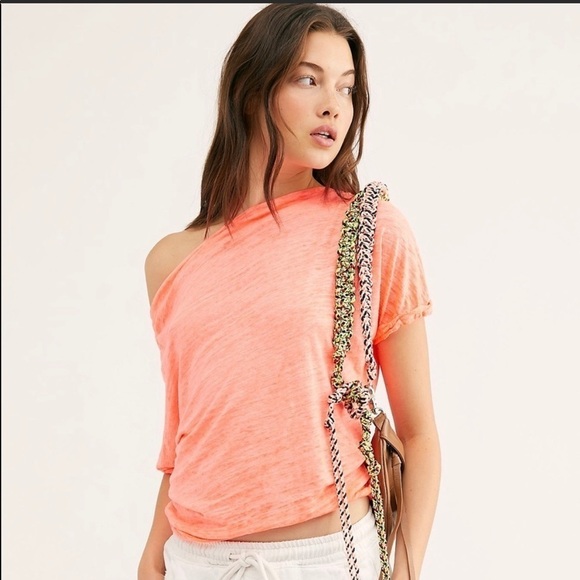 Free People // We The Free Astrid Red Lotus Tee Top - Picture 3 of 16